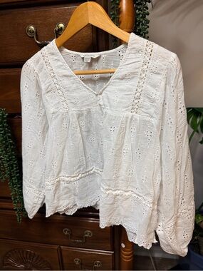 American Eagle Outfitters White Eyelet Peasant Blouse